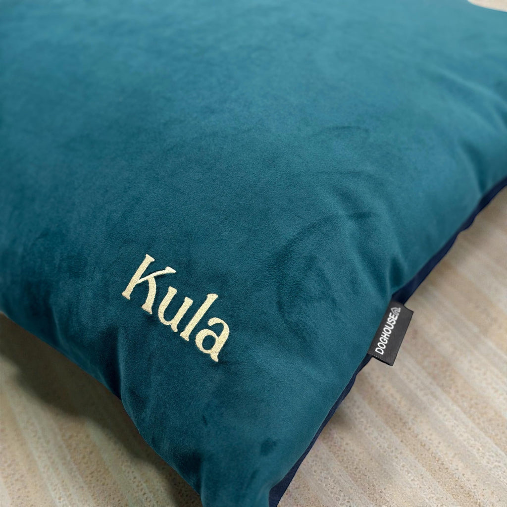 Personalised Dog Beds & Blankets for Dog Friendly Hotels