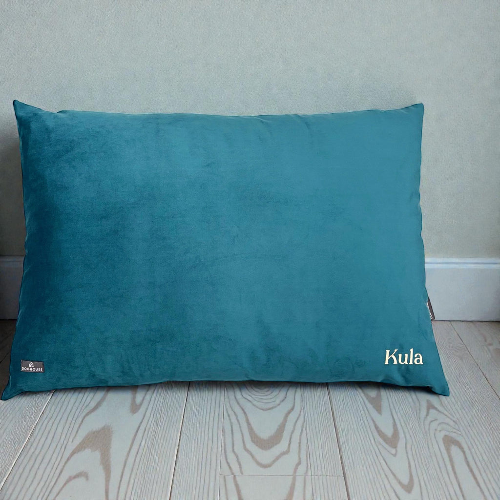 Personalised Dog Beds & Blankets for Dog Friendly Hotels