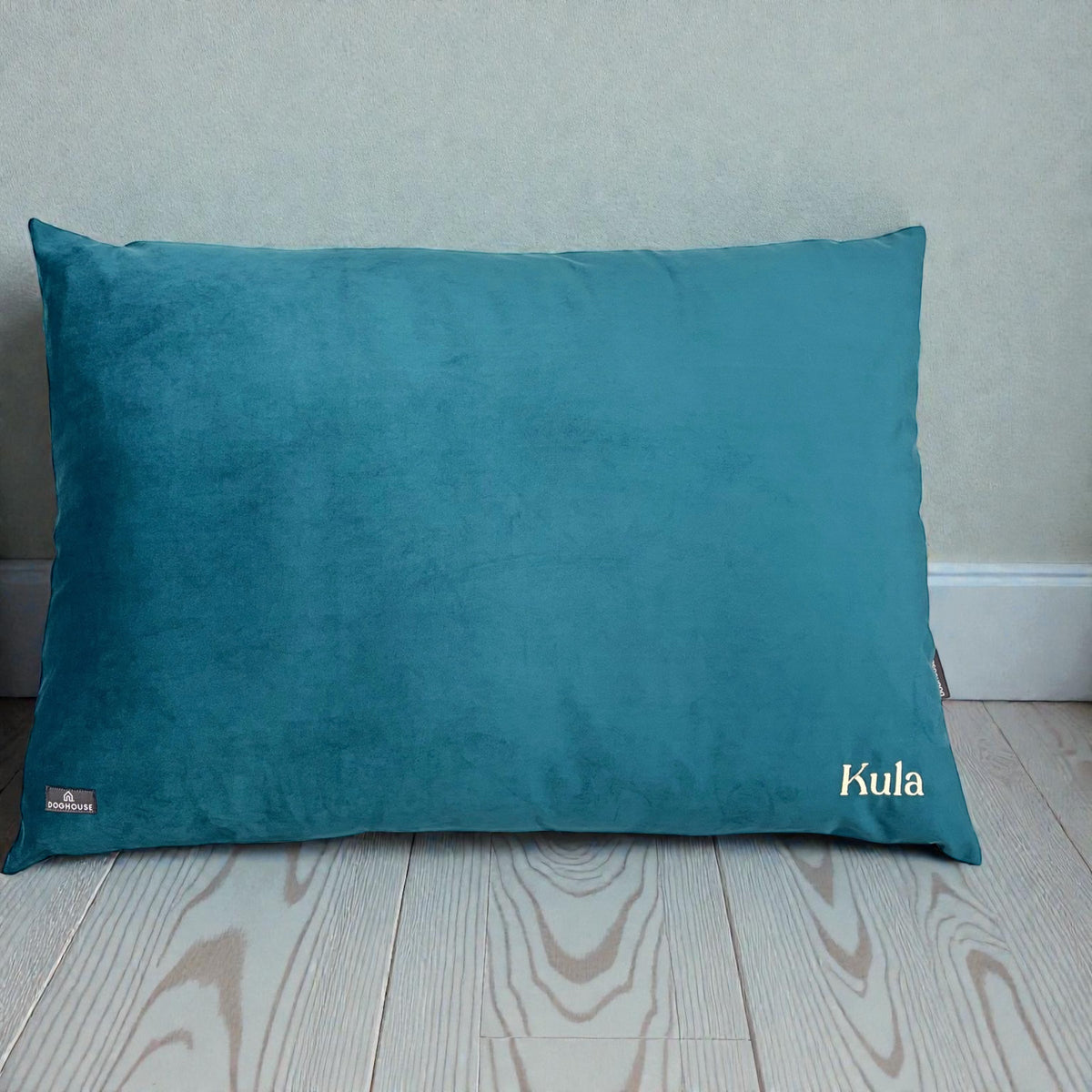 Personalised Dog Beds & Blankets for Dog Friendly Hotels